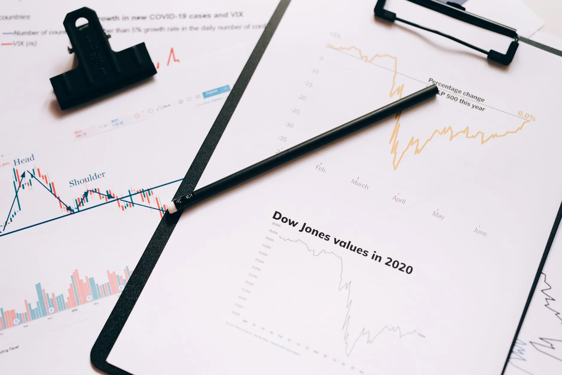 2025年企业宣传片制作技术趋势:AI赋能与沉浸式影像解析